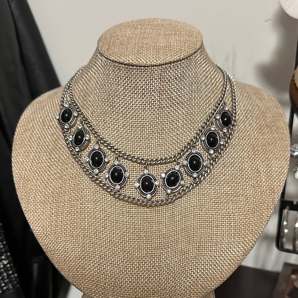 Unbranded Jewelry - Chic Silver and Black Statement Necklace